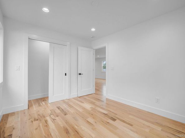 27 Elizabeth Court, Hempstead NY 11550