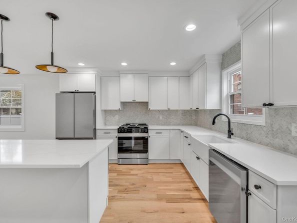 27 Elizabeth Court, Hempstead NY 11550