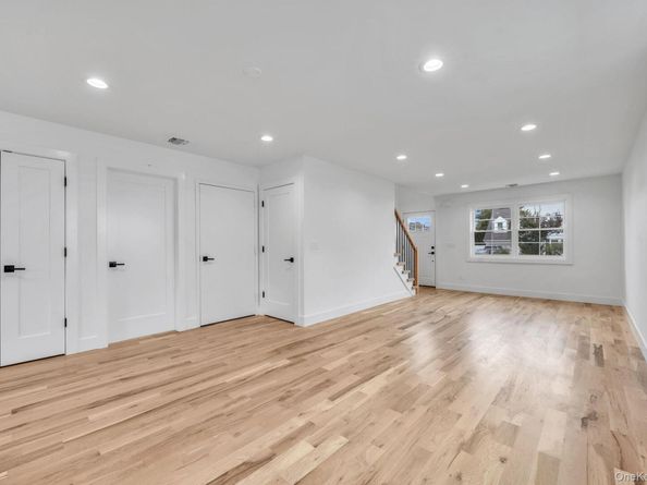 27 Elizabeth Court, Hempstead NY 11550