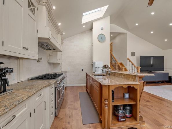 22469 76th Road, Bayside NY 11364