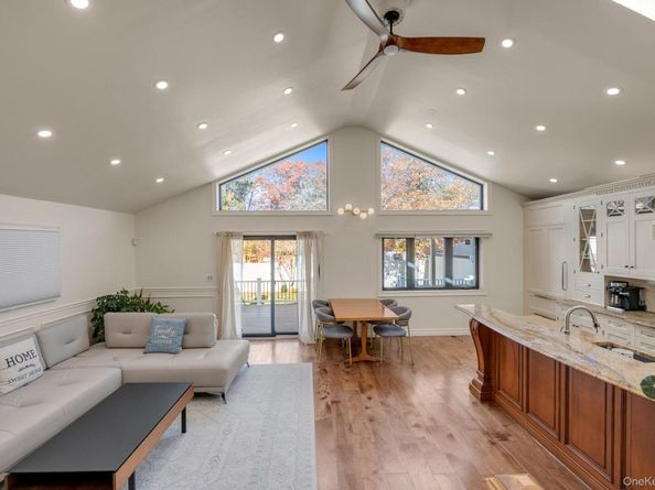 22469 76th Road, Bayside NY 11364