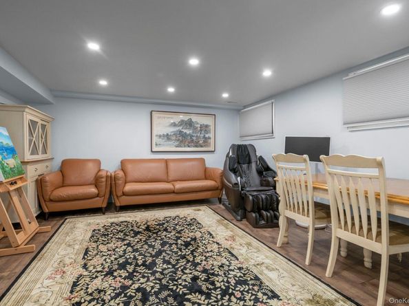 22469 76th Road, Bayside NY 11364