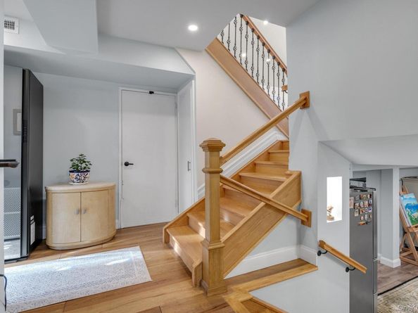 22469 76th Road, Bayside NY 11364