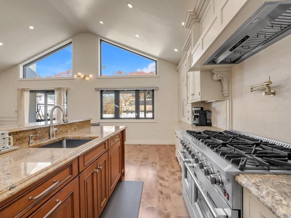 22469 76th Road, Bayside NY 11364