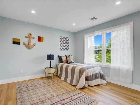 201 Argyle Place, Bellmore NY 11710