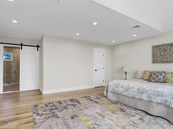 201 Argyle Place, Bellmore NY 11710