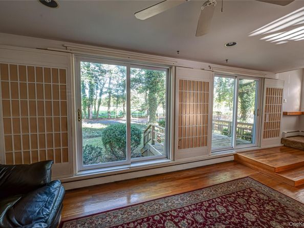 424 Evergreen Avenue, Hauppauge NY 11788