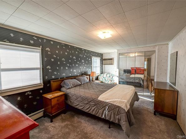 424 Evergreen Avenue, Hauppauge NY 11788