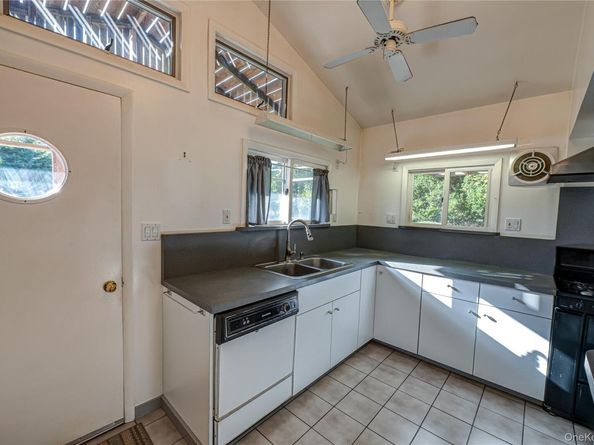 424 Evergreen Avenue, Hauppauge NY 11788