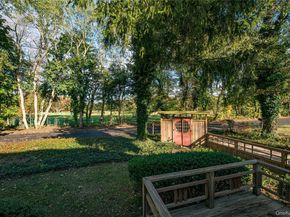 424 Evergreen Avenue, Hauppauge NY 11788