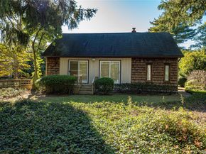 424 Evergreen Avenue, Hauppauge NY 11788