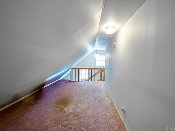 424 Evergreen Avenue, Hauppauge NY 11788