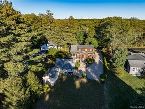 424 Evergreen Avenue, Hauppauge NY 11788