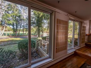424 Evergreen Avenue, Hauppauge NY 11788