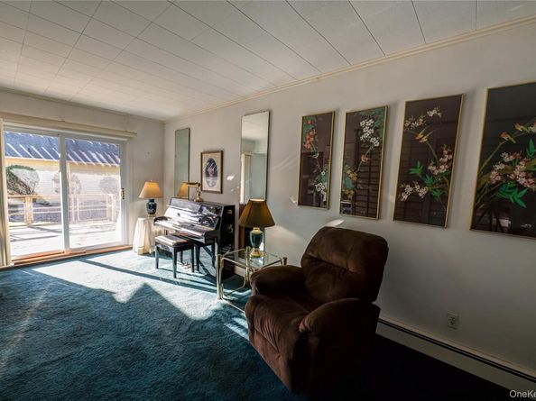 424 Evergreen Avenue, Hauppauge NY 11788