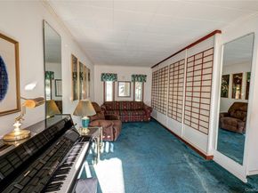 424 Evergreen Avenue, Hauppauge NY 11788