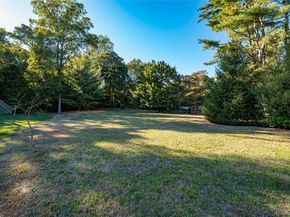 424 Evergreen Avenue, Hauppauge NY 11788