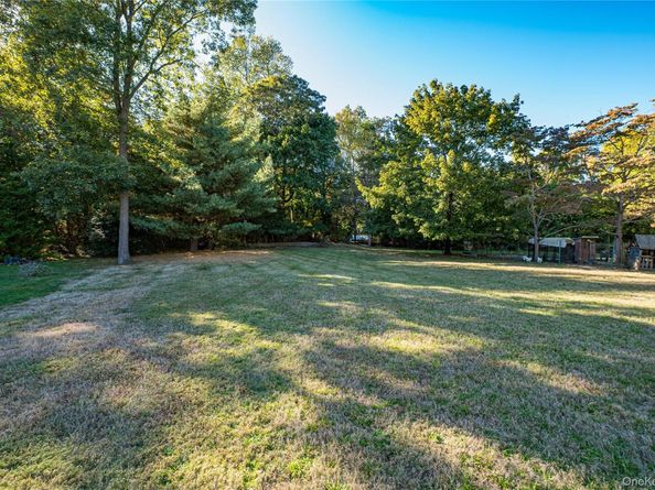 424 Evergreen Avenue, Hauppauge NY 11788