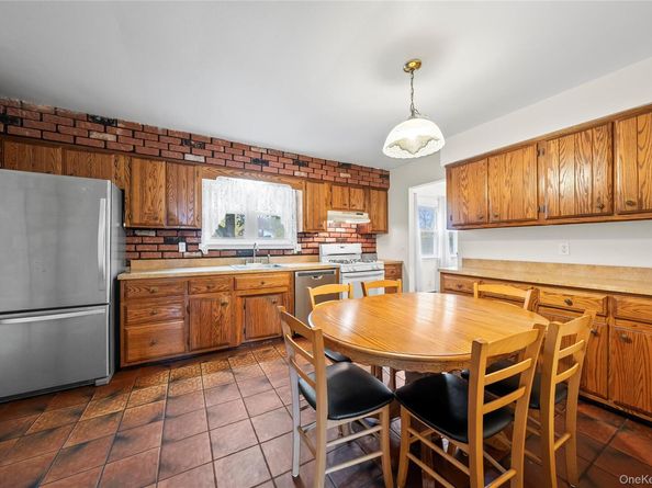 2129 Sycamore Avenue, Ronkonkoma NY 11779