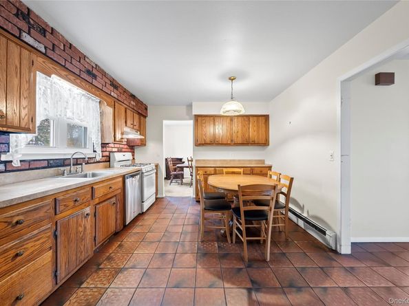 2129 Sycamore Avenue, Ronkonkoma NY 11779