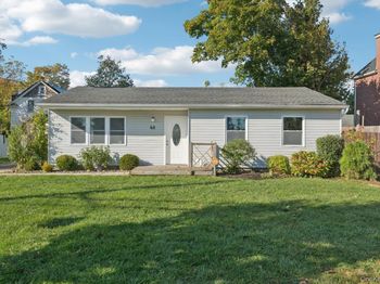 48 Center Avenue
