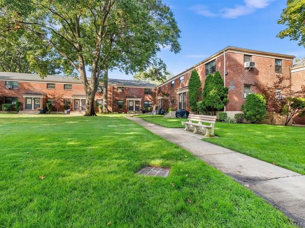 73-10 220th Street Uppr, Oakland Gardens NY 11364
