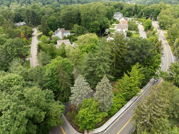 27 Bedford Road, Pleasantville NY 10570