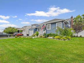 530 N Hawthorne Street, Massapequa NY 11758