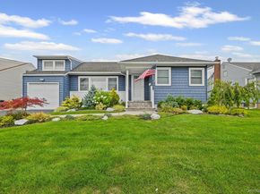 530 N Hawthorne Street, Massapequa NY 11758