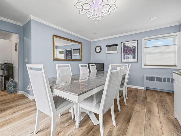 530 N Hawthorne Street, Massapequa NY 11758