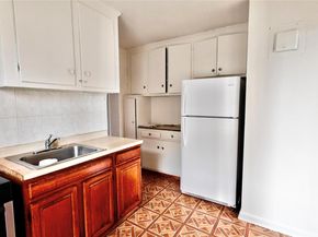 94-11 34th Road 7A, Jackson Heights NY 11372