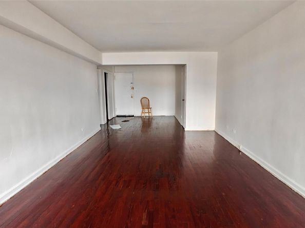 94-11 34th Road 7A, Jackson Heights NY 11372