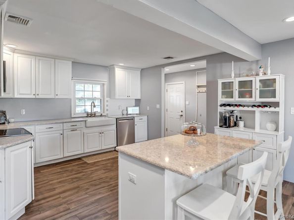 93 Page Lane, Westbury NY 11590