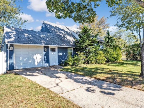 93 Page Lane, Westbury NY 11590
