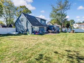 93 Page Lane, Westbury NY 11590