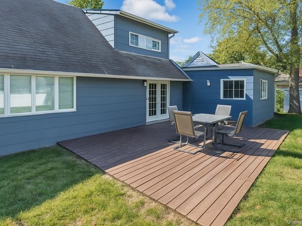 93 Page Lane, Westbury NY 11590