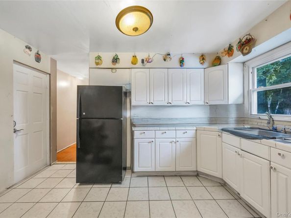 39 Botsford Street, Hempstead NY 11550