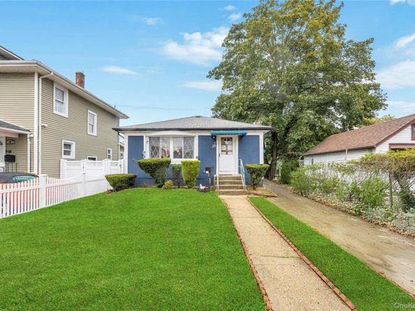 39 Botsford Street, Hempstead NY 11550
