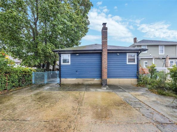 39 Botsford Street, Hempstead NY 11550