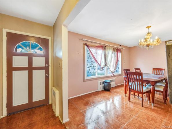 39 Botsford Street, Hempstead NY 11550