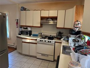 546 Clark Place, Uniondale NY 11553