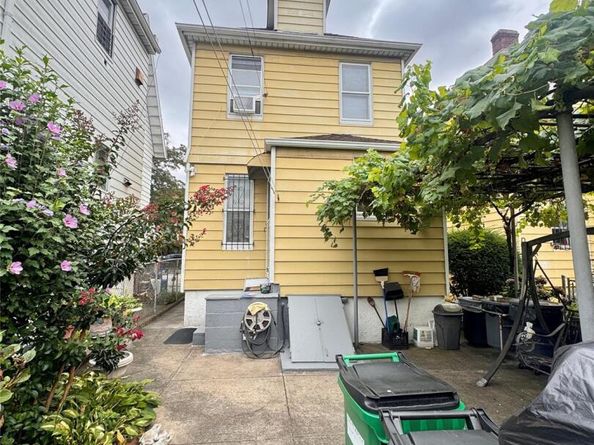 101-17 46th Ave, Corona NY 11368