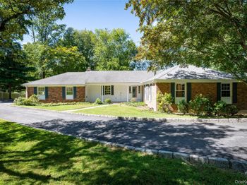 11 Skyview Drive
