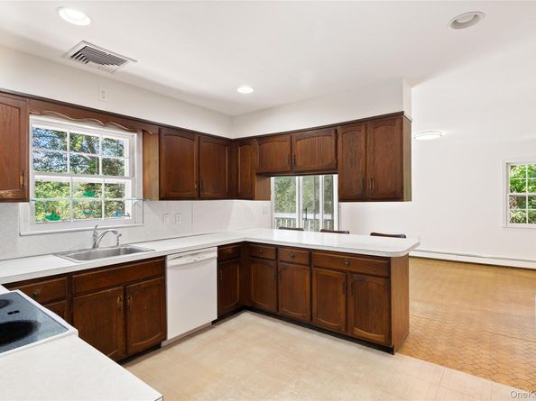 11 Skyview Drive, Armonk NY 10504