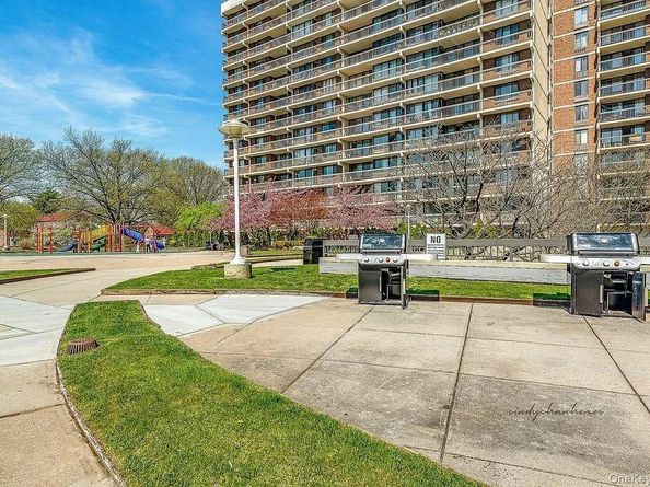 150-38 Union Turnpike 1D, Flushing NY 11367