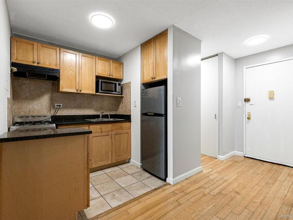 150-38 Union Turnpike 1D, Flushing NY 11367