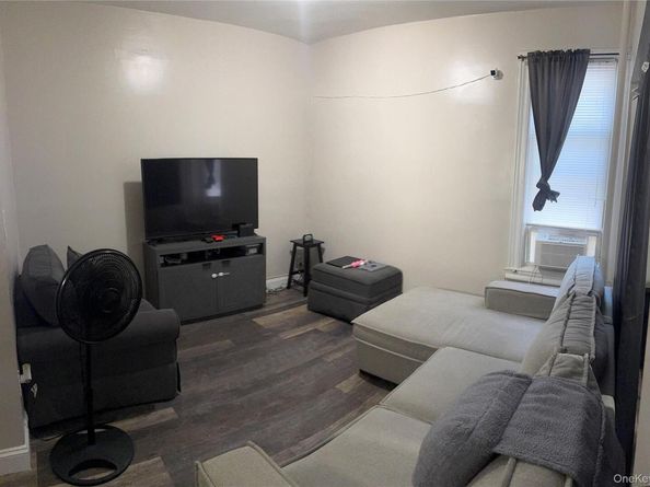 7520 64th Place, Glendale NY 11385