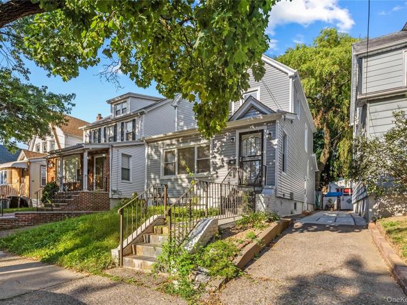 48-35 Clearview Expressway, Oakland Gardens NY 11364