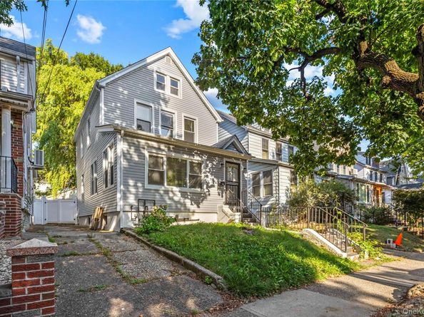 48-35 Clearview Expressway, Oakland Gardens NY 11364