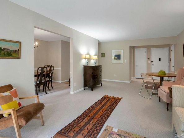 60 Foxwood Drive 2, Pleasantville NY 10570